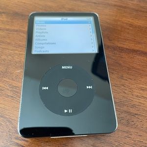 Apple iPod Classic 5th Gen 60GB Like New / Excellent Condition RARE